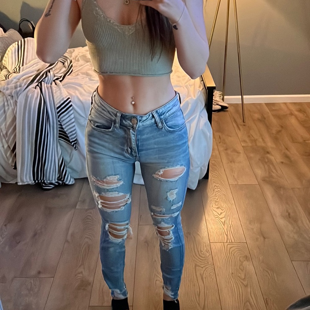 American eagle ripped jeans